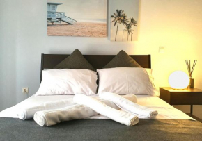 Pame Rentals - Entire Apartment with Free Parking